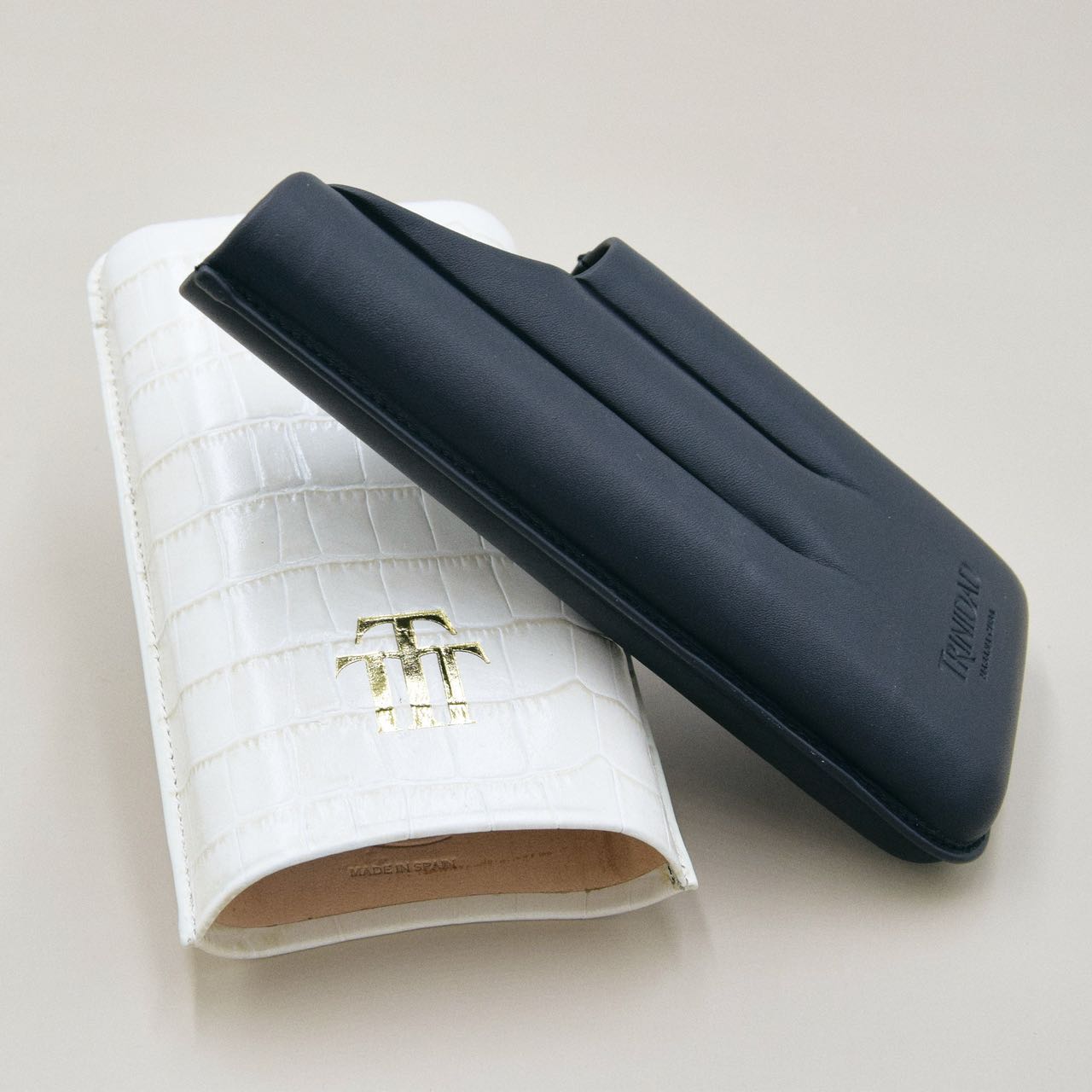 HABANOS S.A. adjustable leather cigar case Trinidad 3 Cigars - Image 2